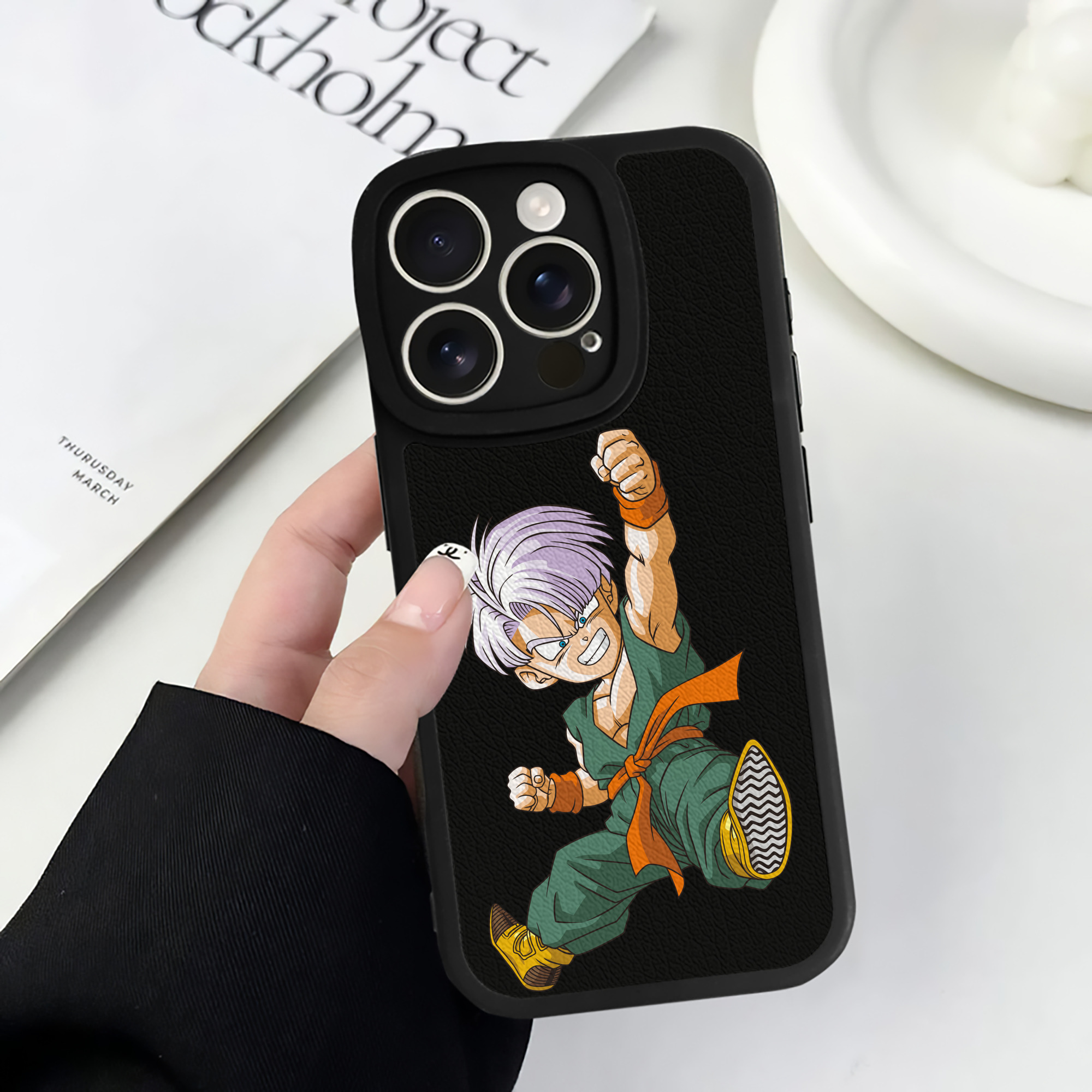 （画像用） ドラゴンボール トランクス（Torankusu）DRAGON BALL Trunks 【iPhone 16シリーズ対応】シリコンスマホケース（レザー調） 材質：シリコン